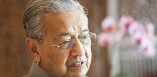 Political Leaders Flock to Meet Dr M