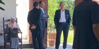 Anwar Says Meeting with Dr M Very Good, Guan Eng Says Very Emotional