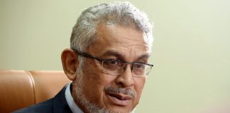 Khalid Samad Urges City Hall to Refund Ramadan Traders’ Fees