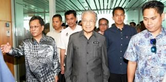 Dr M in Viral Video: Support Shafie as PM and You Support Me