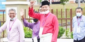 Dr M Backs Ex-Bersatu Man Tengku Zainul in Chini Polls