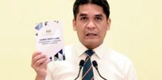 No Plans to Reintroduce English for Science, Maths