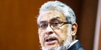 Khalid Samad: Crossovers Cost PH, Not Dr Mahathir’s Resignation