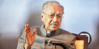 Dr Mahathir Will Be Heading to Sabah to Convince Voters Not to Support Party-Hopping Reps