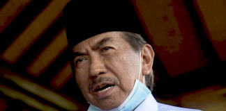 Musa Aman Sues Sabah Governor for Dissolving Assembly