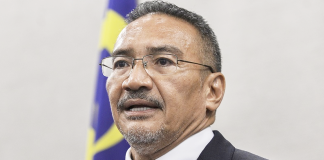 Hishammuddin Will Pay Fine, After Caught Vaping in Parliament