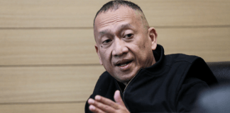 Nazri: We Tracked More Heinous Criminals in the Past, Why Not Indira Gandhi’s Ex-Husband?
