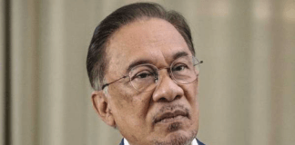 Anwar: I’ve Presented List of Supporting MPs to King