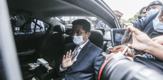 Ministers Keep Mum After Special Cabinet Meeting