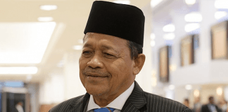 Shahidan Begins to Shore up MPs’ Support for Budget