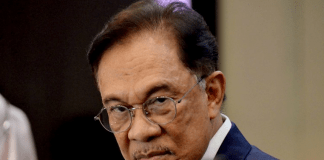Anwar: Guan Eng, Mat Sabu Wanted Bloc Voting but I Decided Against It