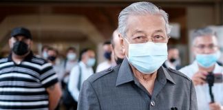 Dr Mahathir: Shocked to read excerpts from Tommy Thomas’ book