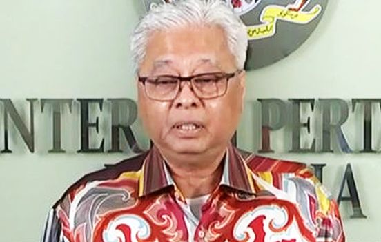 Ismail Rangsaz Four people from different households can travel in a car — The True Net