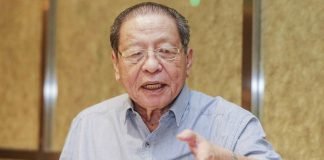 Kit Siang: PM convinced Umno leaders to stay in Cabinet not for nation’s good, but to safeguard his survival