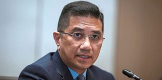 Close to 150k sign petition urging Azmin to resign