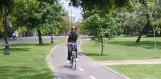Solo dining and cycling should be allowed