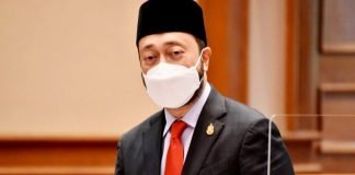 Lodge report over RM13m bank transfer or say sorry, Mukhriz tells Sanusi