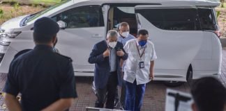 Citing discomfort from illness, Zahid allowed to postpone corruption trial
