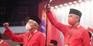 Zahid calls for standing ovation for Najib