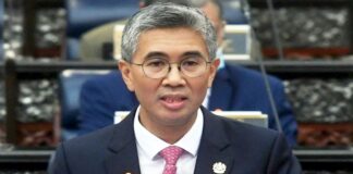 Tengku Zafrul: Banks free to close customers’ accounts