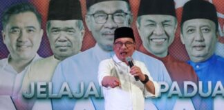 Return money stolen from the people, Anwar tells a political leader