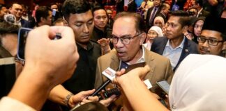 Anwar should focus more on the economy, less on politicking