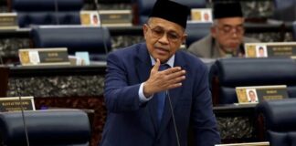 Chaos in Dewan Rakyat as Shahidan accuses PH MP of being Israel supporter