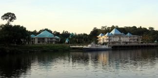 Sarawak Report: Police raid Demak Jaya!