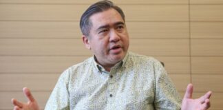 Loke: Najib’s apology irrelevant, house arrest not for ‘serious’ crimes